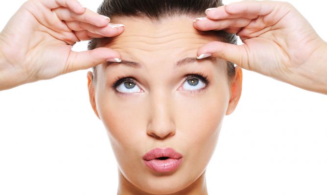 7 hábitos comunes que causan arrugas: ¡pendiente!