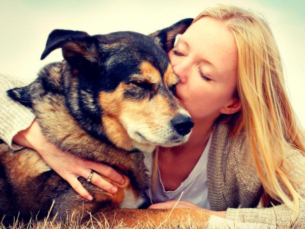 Estudio revela que una de cada diez mujeres ama más a su mascota que a su pareja