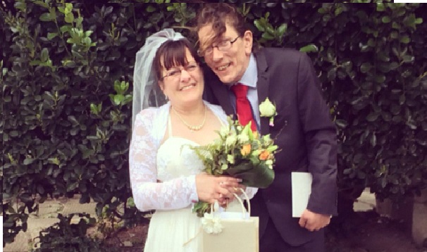 Formerly homeless man marries woman he gave money to in her time of need