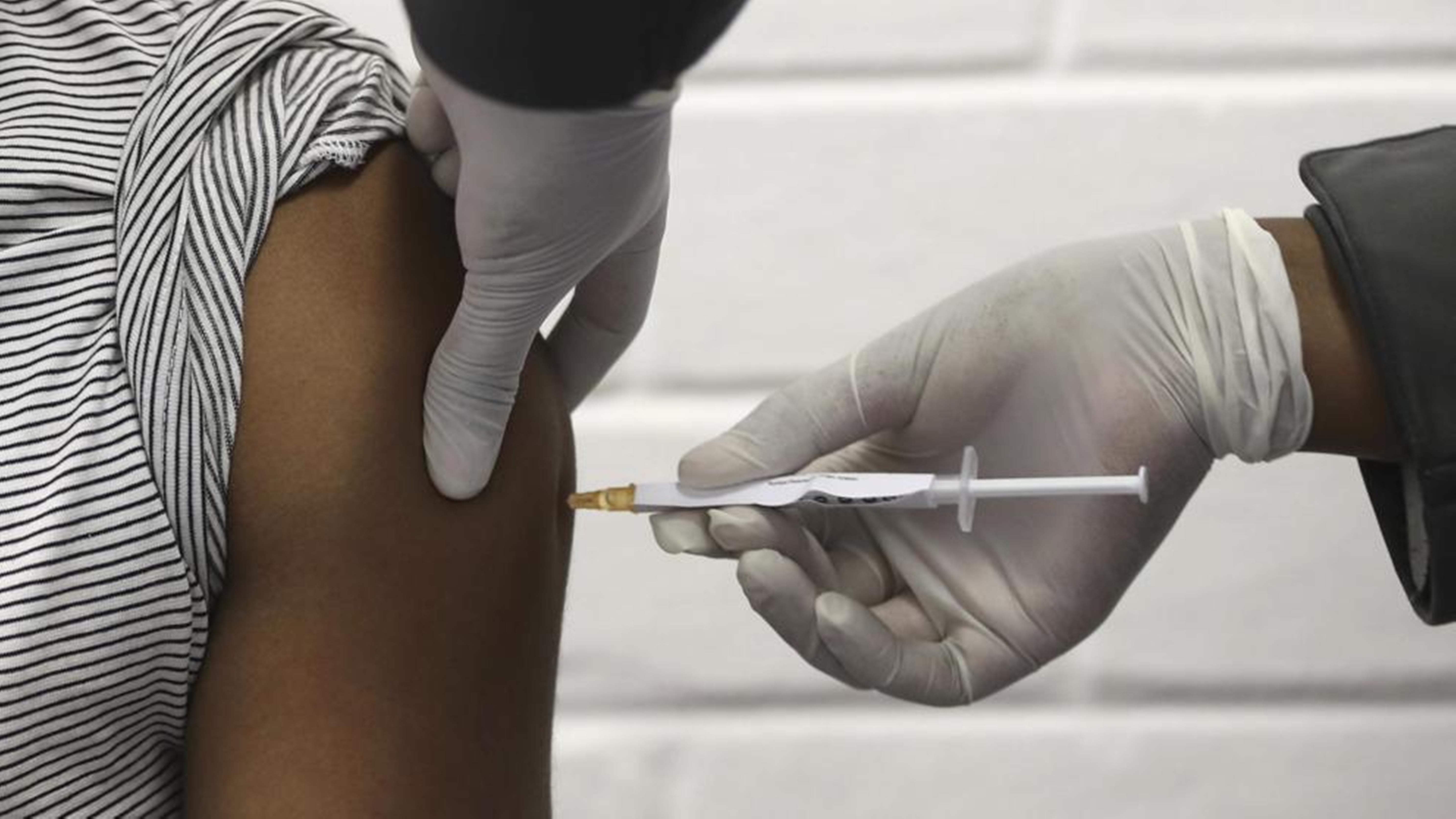 COVID-19: Las vacunas estarán para finales de marzo 2021