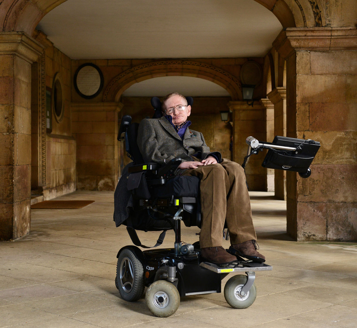 Este es el inspirador mensaje de Stephen Hawking para quienes atraviesan un mal momento