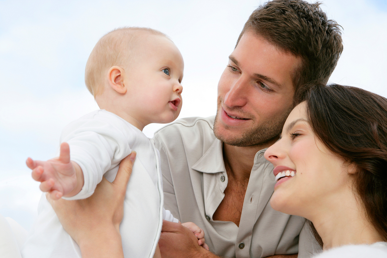 El papel del padre en la lactancia e inicio de la crianza