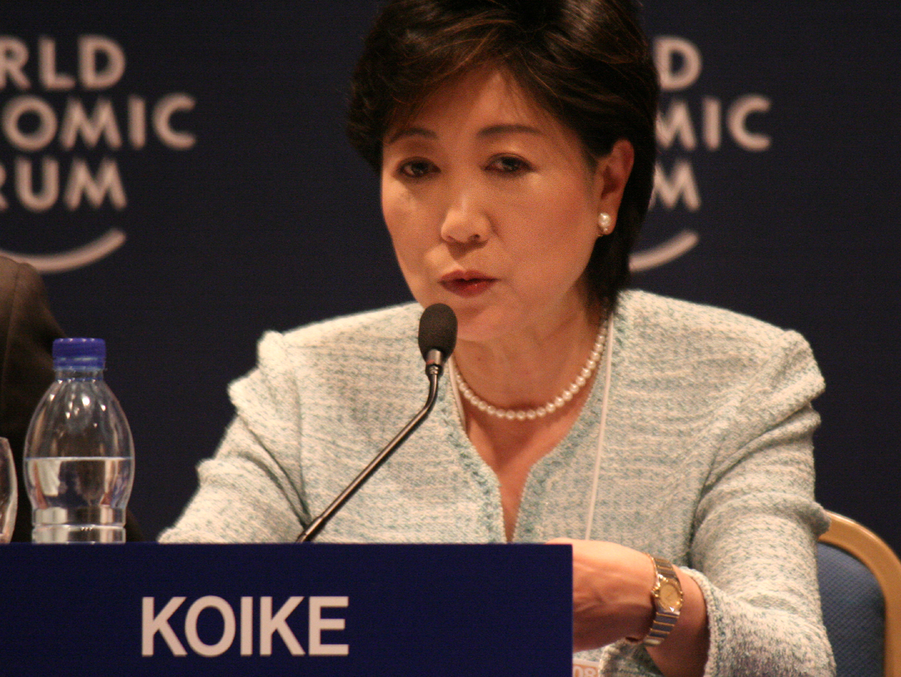 Tokyo poised to elect Yuriko Koike as first female governor