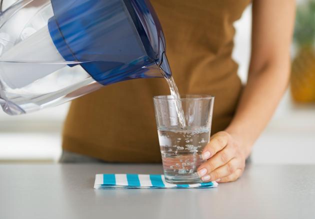 Qué sucedería si reemplazas todo lo que bebes por agua