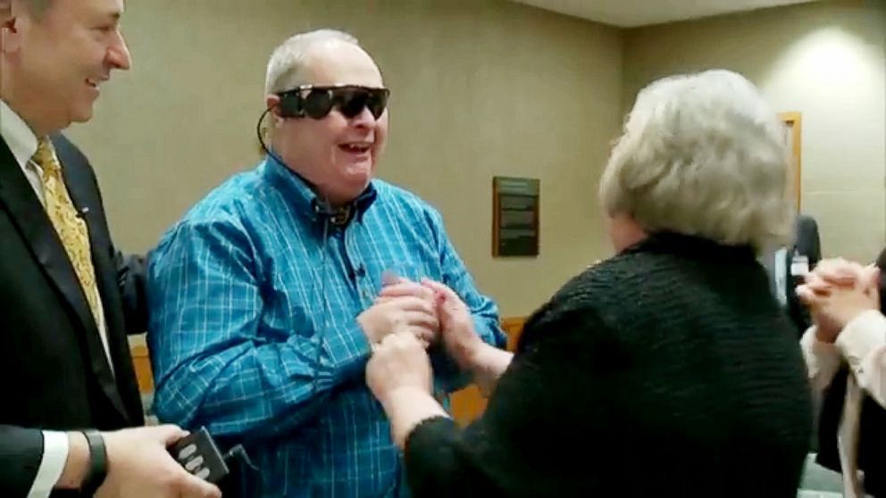 A blind man sees his wife again through a Bionic Eye