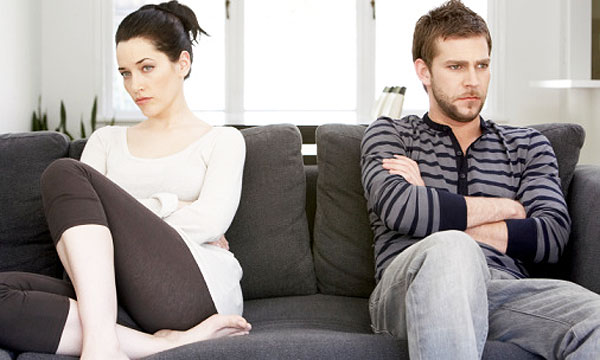 18 Signs Your Partner Has Lost Interest In The Relationship!