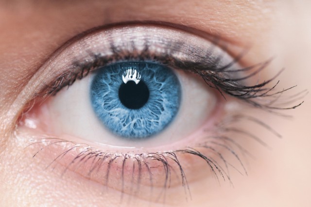 All Blue-Eyed People Have This One Thing In Common