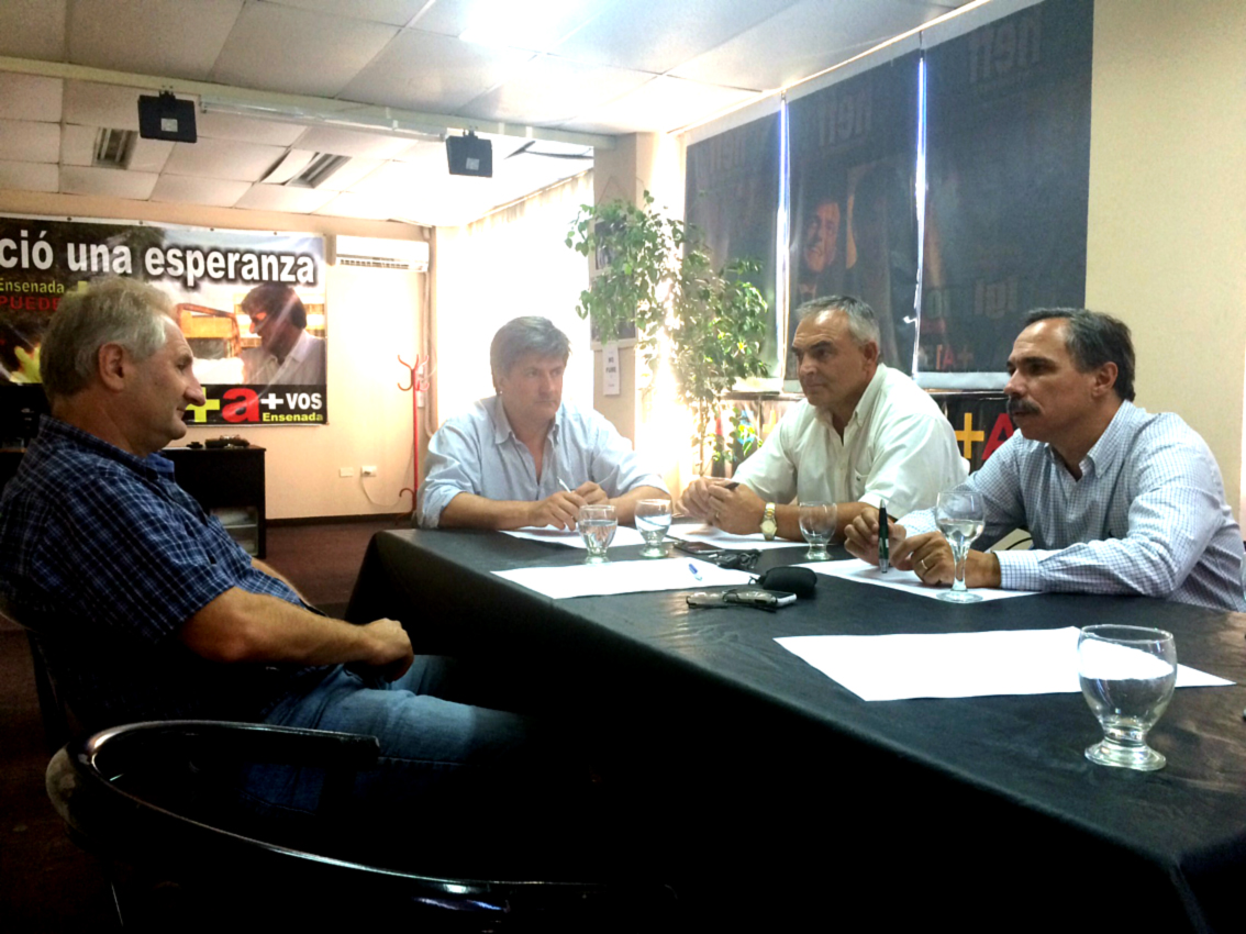 El jefe comunal de Magdalena, Carballo, se reunió con los candidatos a Intendentes de la Región, Art