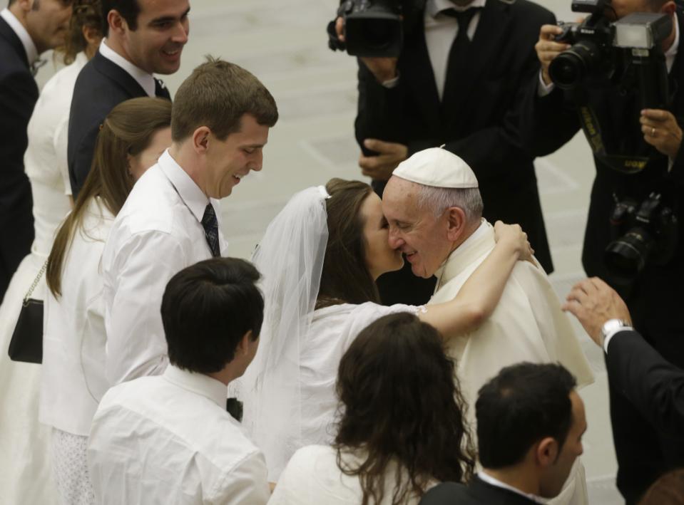 Pope revolutionizes Catholic marriage annulment procedures