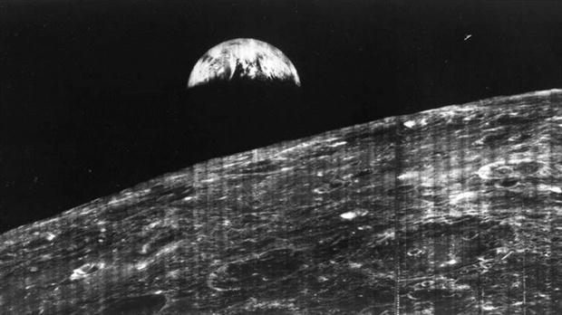 Astronautas del Apollo 10 escucharon una música extraña detrás de la Luna
