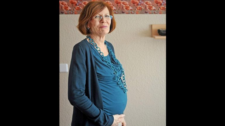 Señora de 65 años impresiona al mundo embarazada de cuatrillizos