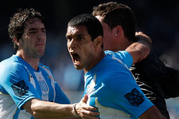 Pepe, el hombre gol: Racing 2 - 0 Independiente. Mirá los goles por EsNoticia.co!